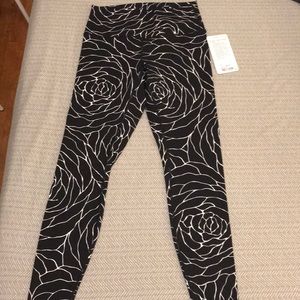 Lululemon winder under Hi- rise tight